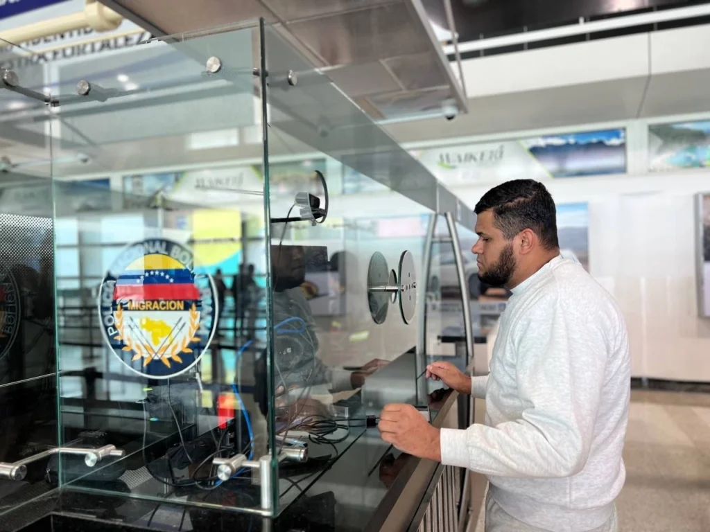 4885f23b efe9 4ccd 8a4b f744382f9945