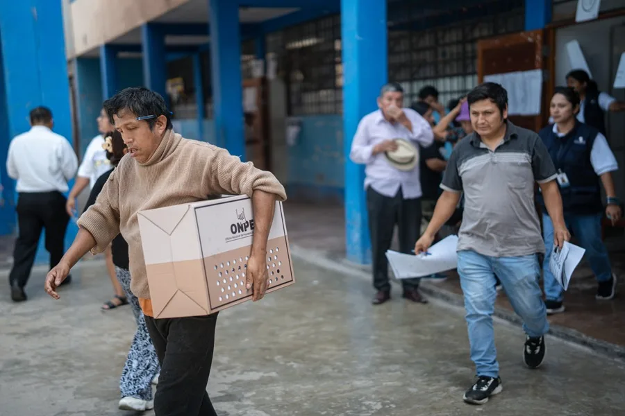ame3111 peru elecciones