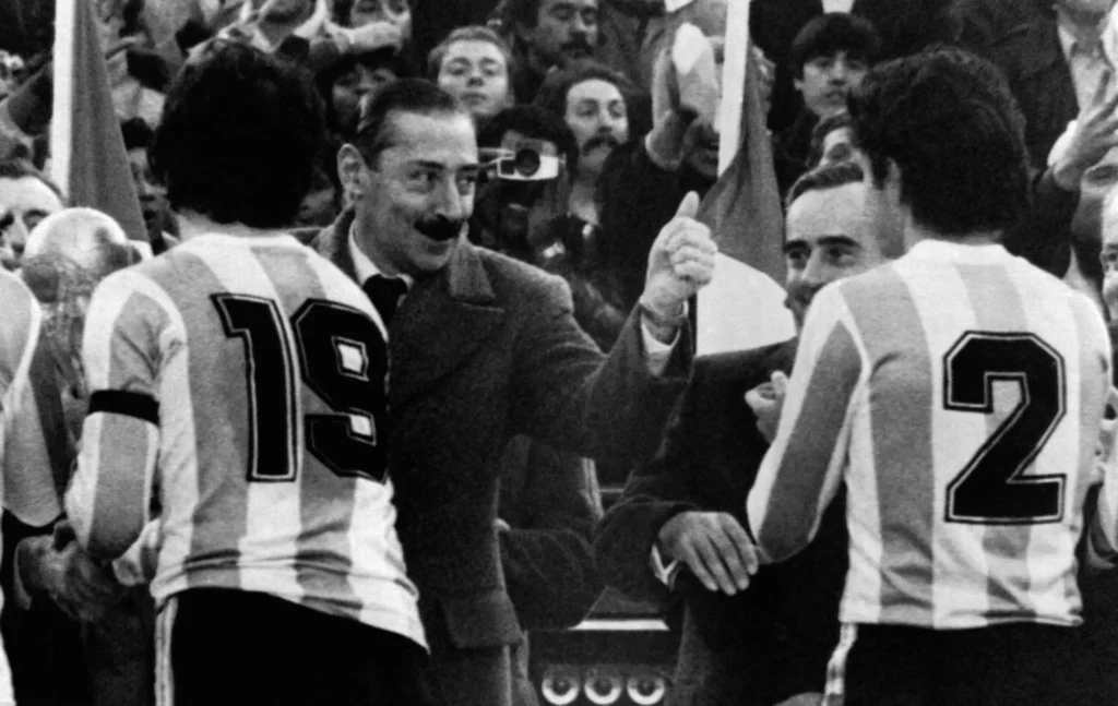 La cita de cada jueves con la dignidad argentina 3 argentinaespanol1106 superjumbo