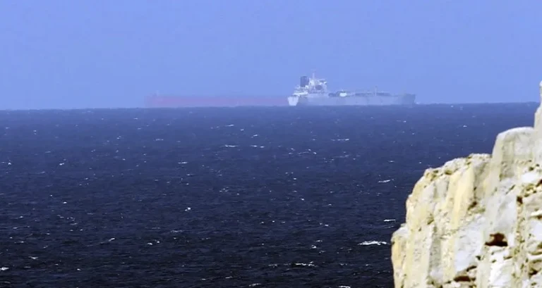 Irán reabrirá estrecho de Ormuz para quienes acaten nuevas normas de tránsito Estrecho de Ormuz