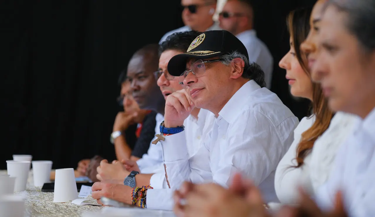 colombia embajador ecuador01.jpg