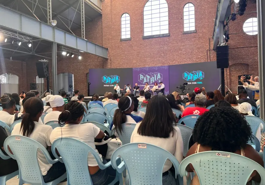 coloquio patria 1.jpg