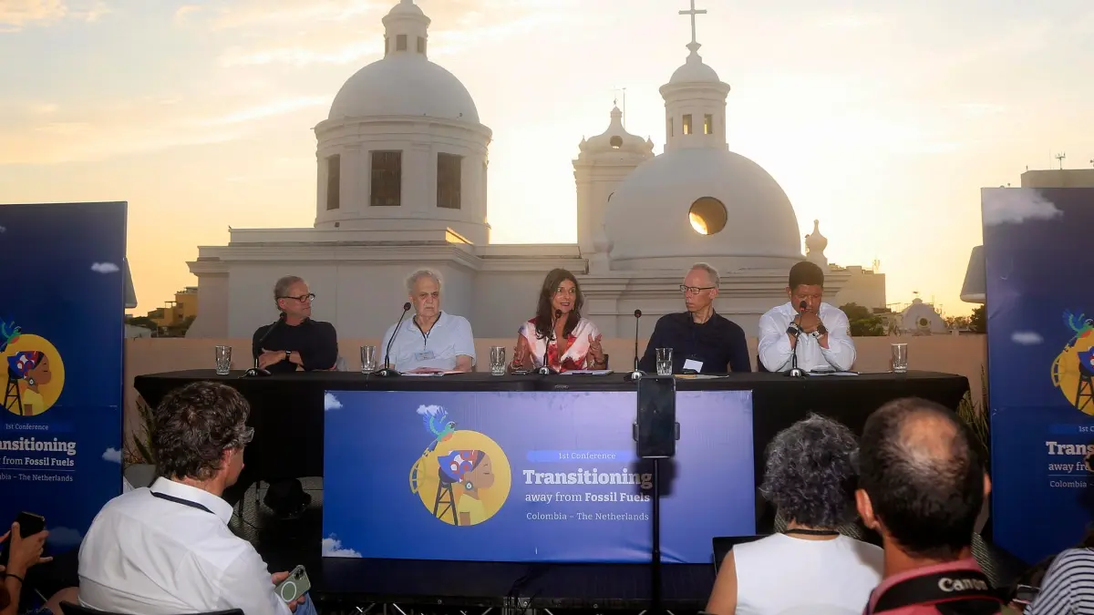conf transic energ colombia 25 abr26.jpg