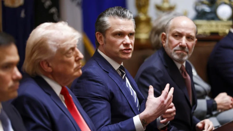 Hegseth Trup réunion du cabinet mnarz26