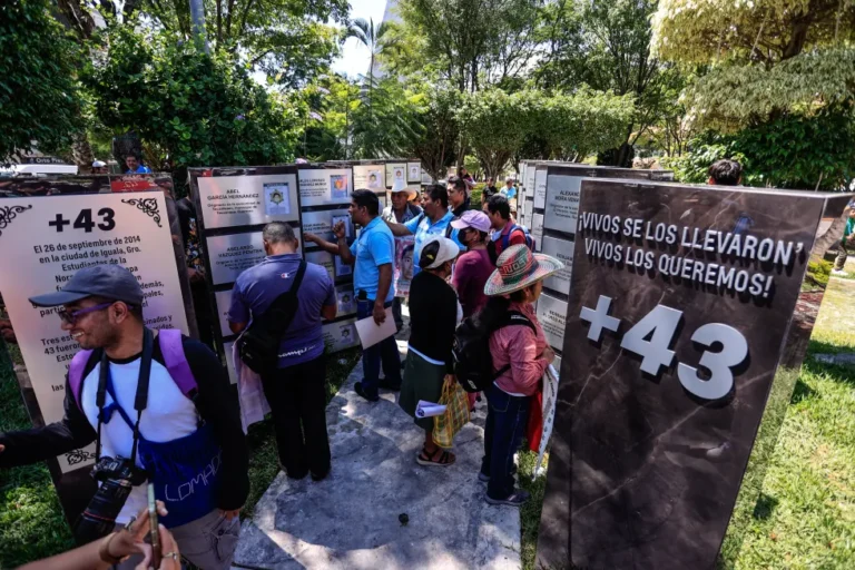 mex9371 mexico ayotzinapa