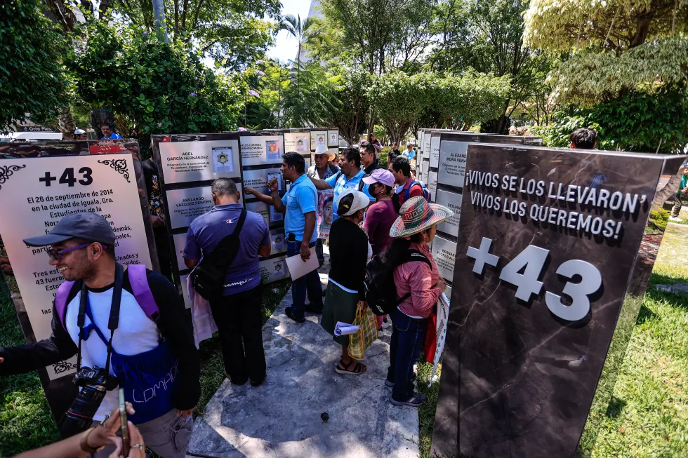 mex9371 mexico ayotzinapa