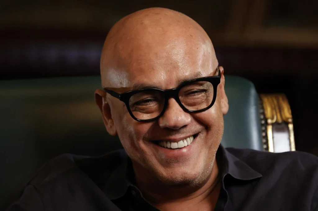 photo 5107591665962126372 y