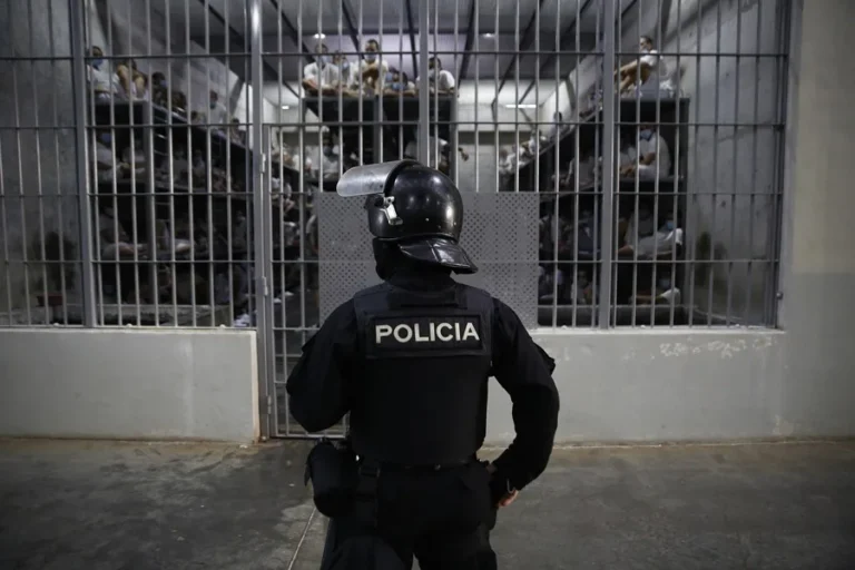 policia carcel el salvador