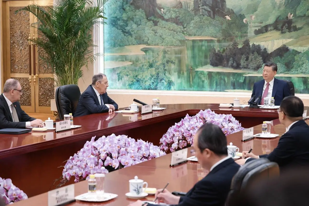 presidente xi jinping encuentro canciller serguei lavrov foto mae de rusia.jpg