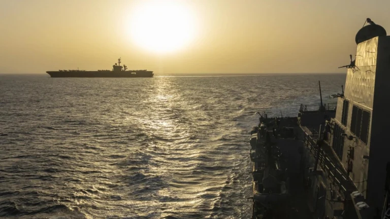 uss abarahm lincoln mar arabigo abr26