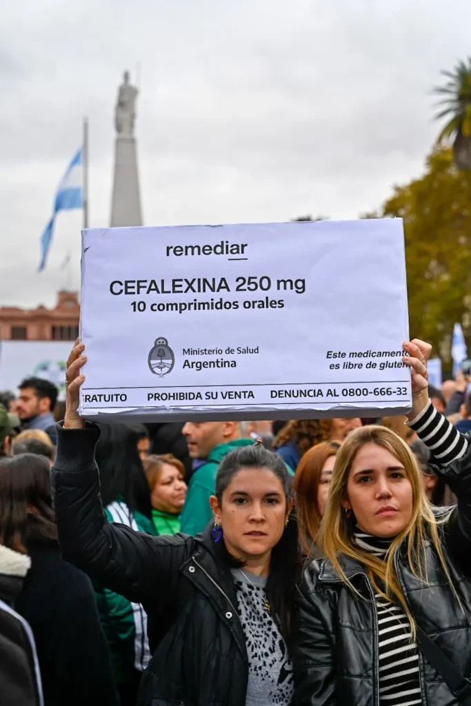 "La salud no puede esperar": argentinos repudian ajuste y deterioro del sistema sanitario 3 1779311104532