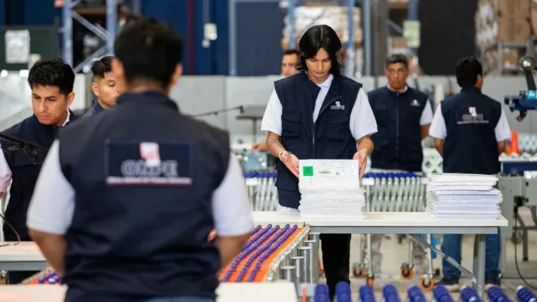 ame4631 peru elecciones