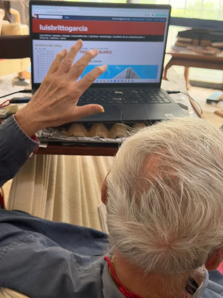 El maestro Luis Britto García sigue escribiendo 2 britto1