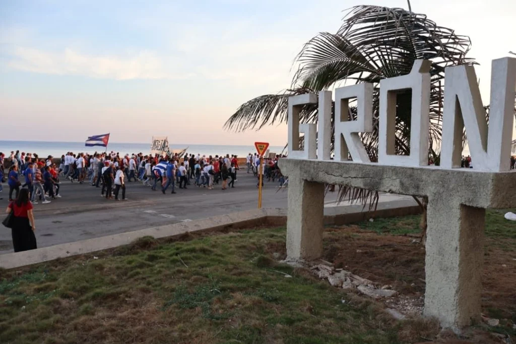 La Patria se defiende: Cuba en 1° de Mayo entre el júbilo popular y la resistencia al imperio 5 cuba 2