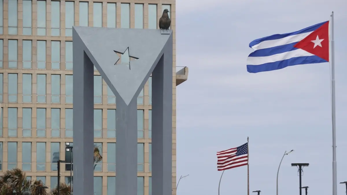 cuba bandera paloma monumento habana embajadaeeuu 2026.jpg