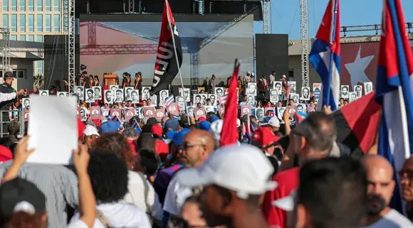 En imágenes: pueblo cubano reafirma que Raúl es Cuba «y a Cuba se respeta» 5 cuba debate.jpg