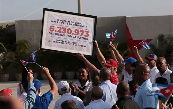cuba firmas.jpg