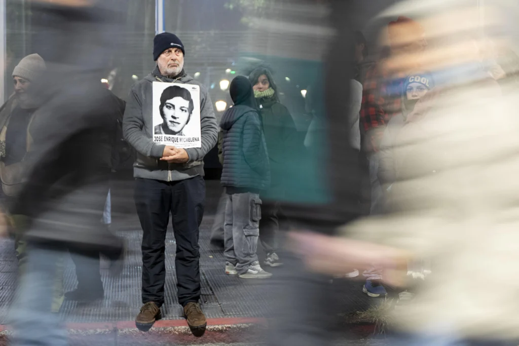31ª Marcha del Silencio: uruguayos exigen justicia por desaparecidos de la dictadura 2 d5b371416ad8f0c5d6b770c9a2d5e9a65aa51f3cw