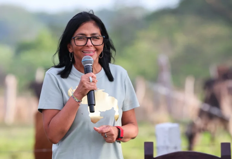 delcy rodriguez segunda peregrinacion foto prensa presidencial