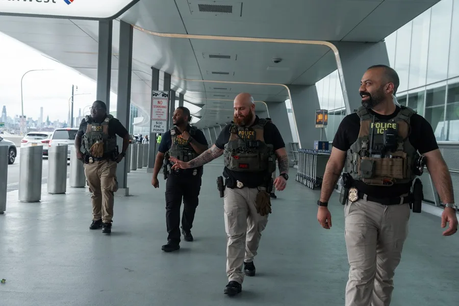 epa7077 usa airport security