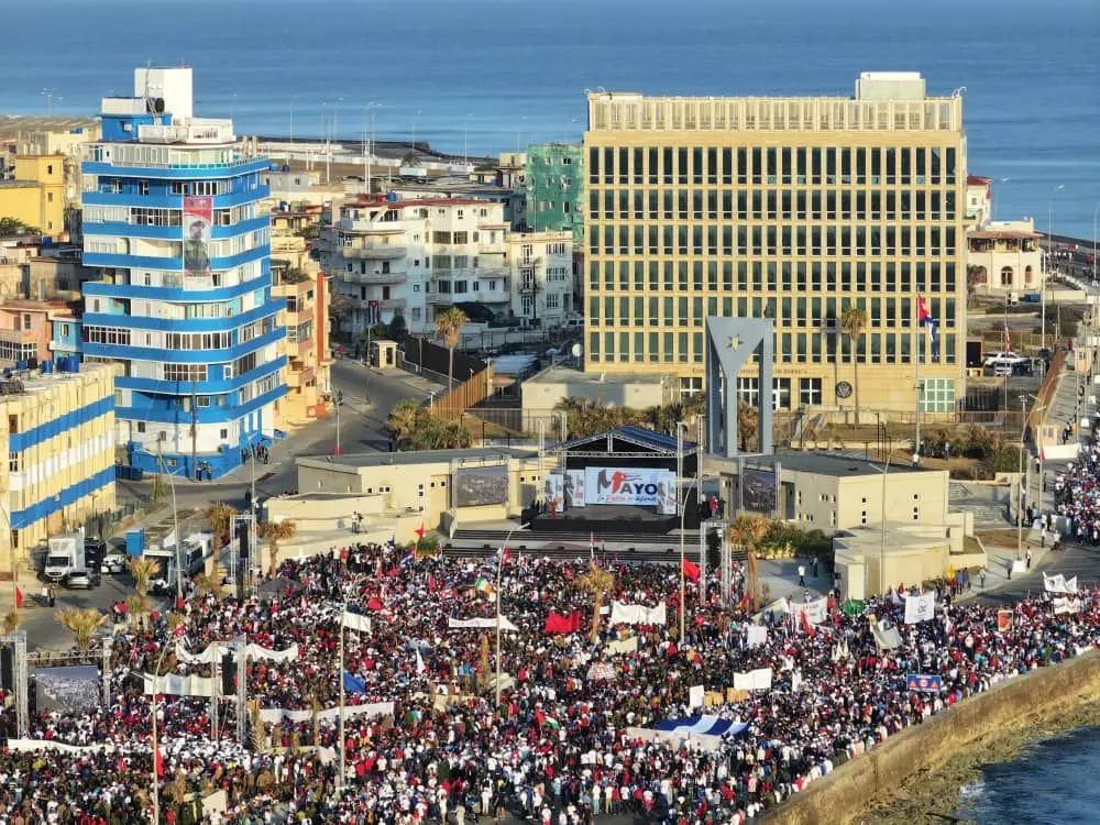 La Patria se defiende: Cuba en 1° de Mayo entre el júbilo popular y la resistencia al imperio 13 hho