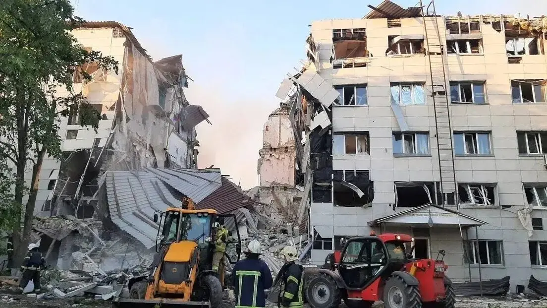 lugansk sede universitaria bombardeada ucrania foto leonid pasechnik.jpg