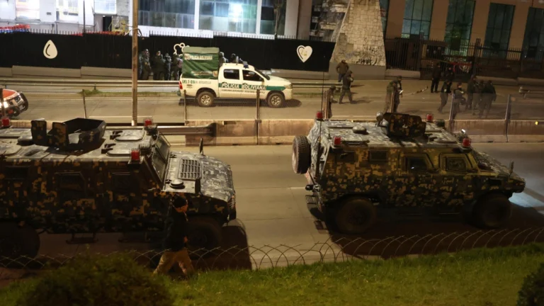 militares policia vs bloqueos bolivia 16may26