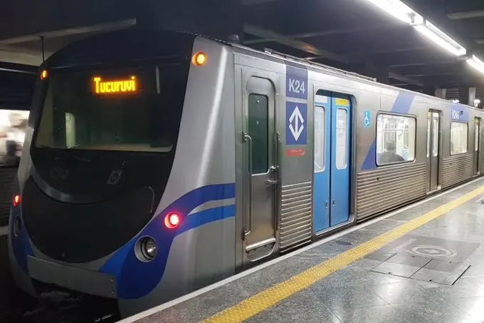 tren linea 1 azul.jpg