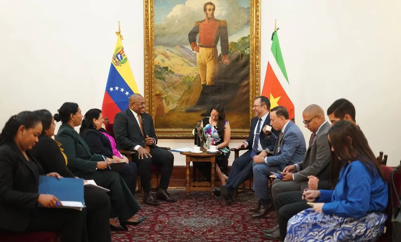 venezuela surinam reunion01.jpg