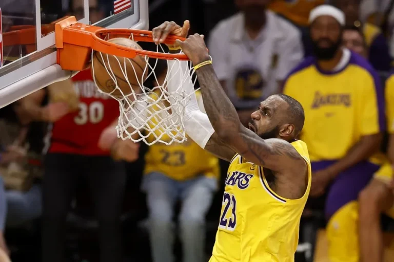 Finaliza el reinado de LeBron James en Los Angeles Lakers