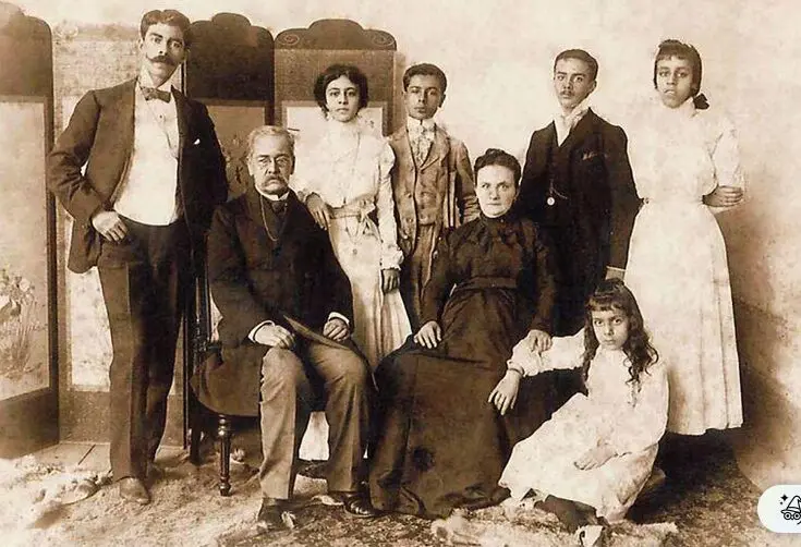 2 ricardo palma y su familia.jpg