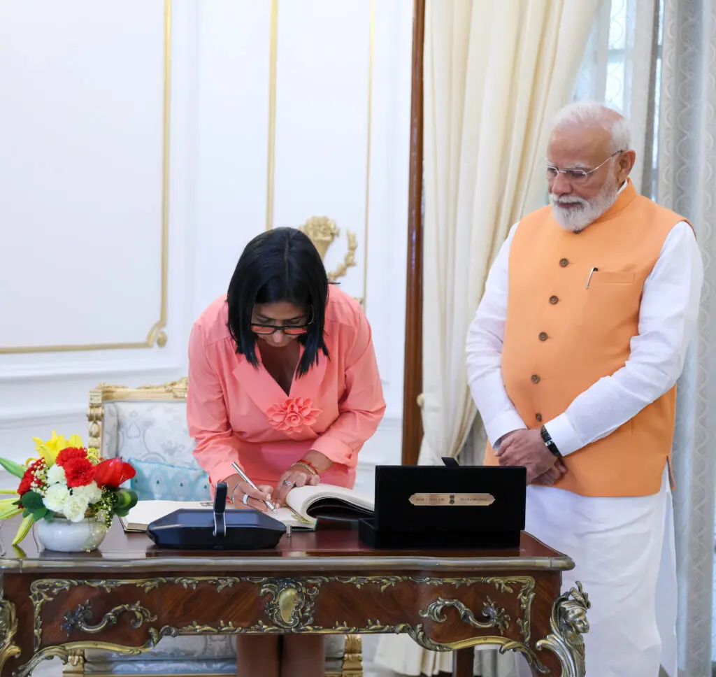 4 venezuela india encuentro delcy rodriguez narendra modi.jpg