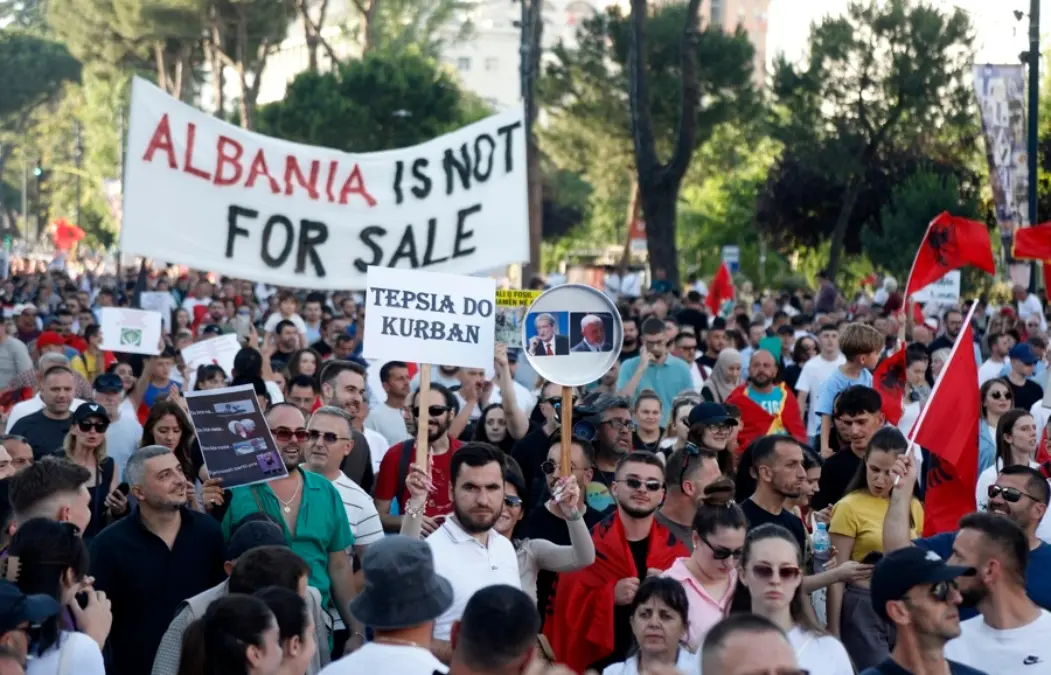albania protestas proyecto inmobiliario trump foto efe 1.jpg