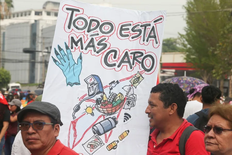 ame2035 el salvador primero de mayo