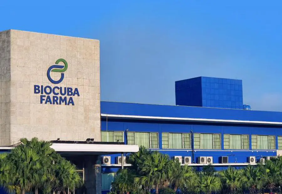 cuba bio .jpg