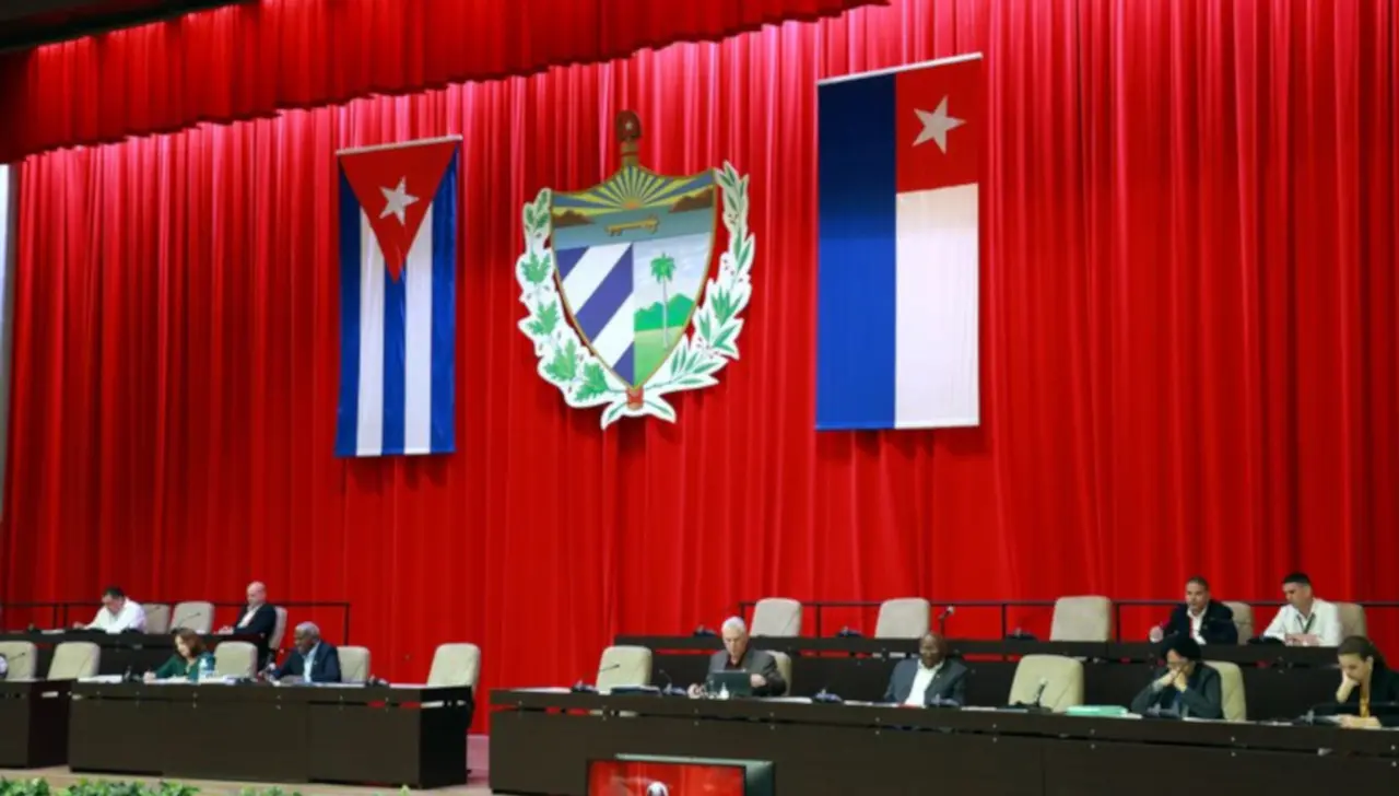 cuba reduccion gobierno01.jpg