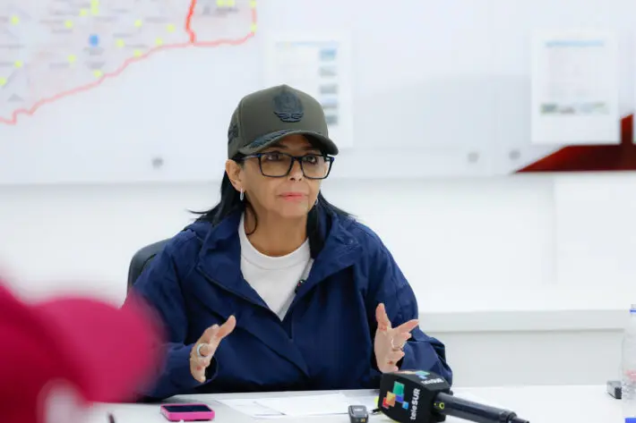delcy rodriguez reunion terremotos foto prensa presidencial jpg 1.jpeg