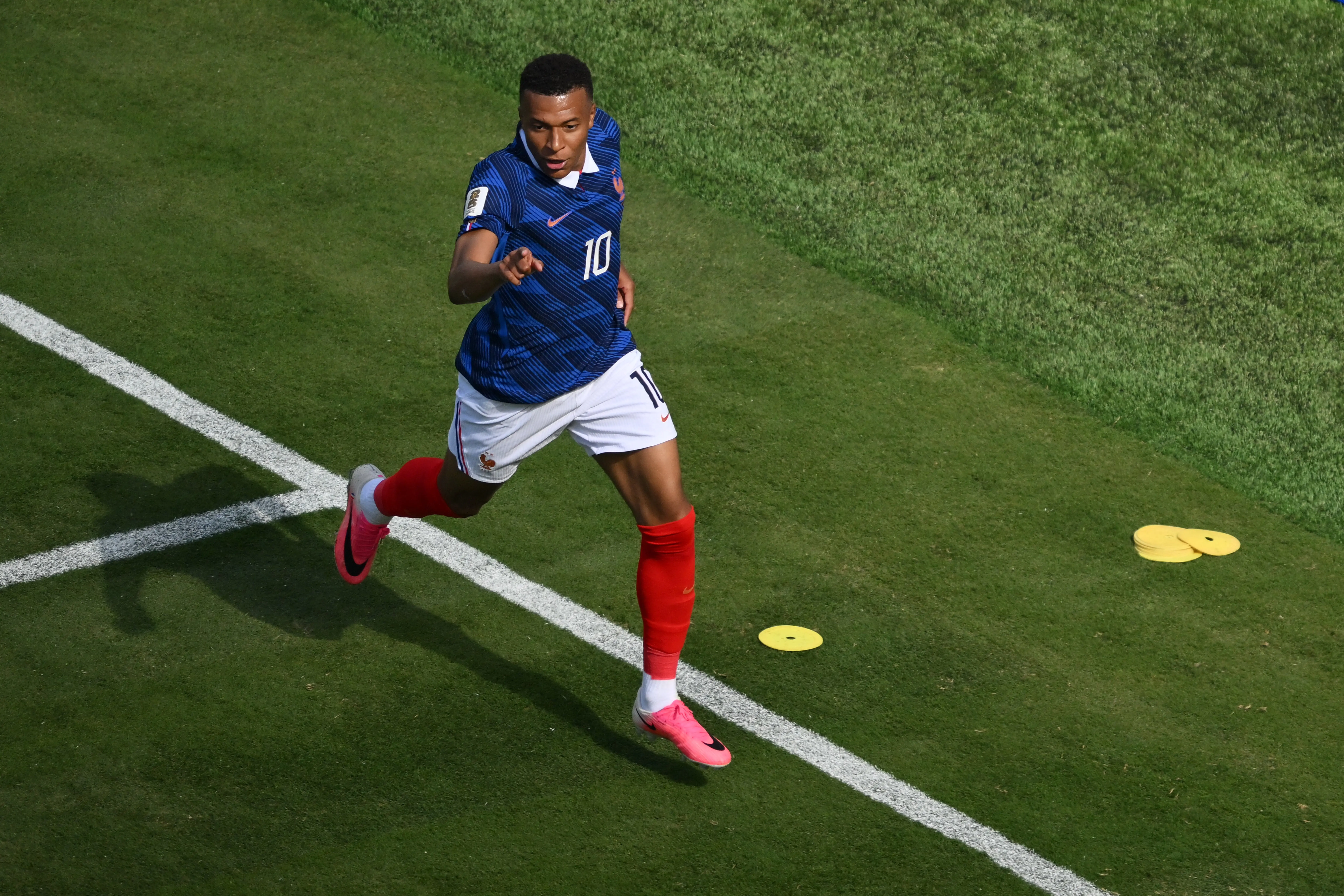 gol 1 mbappe celebracion.jpg