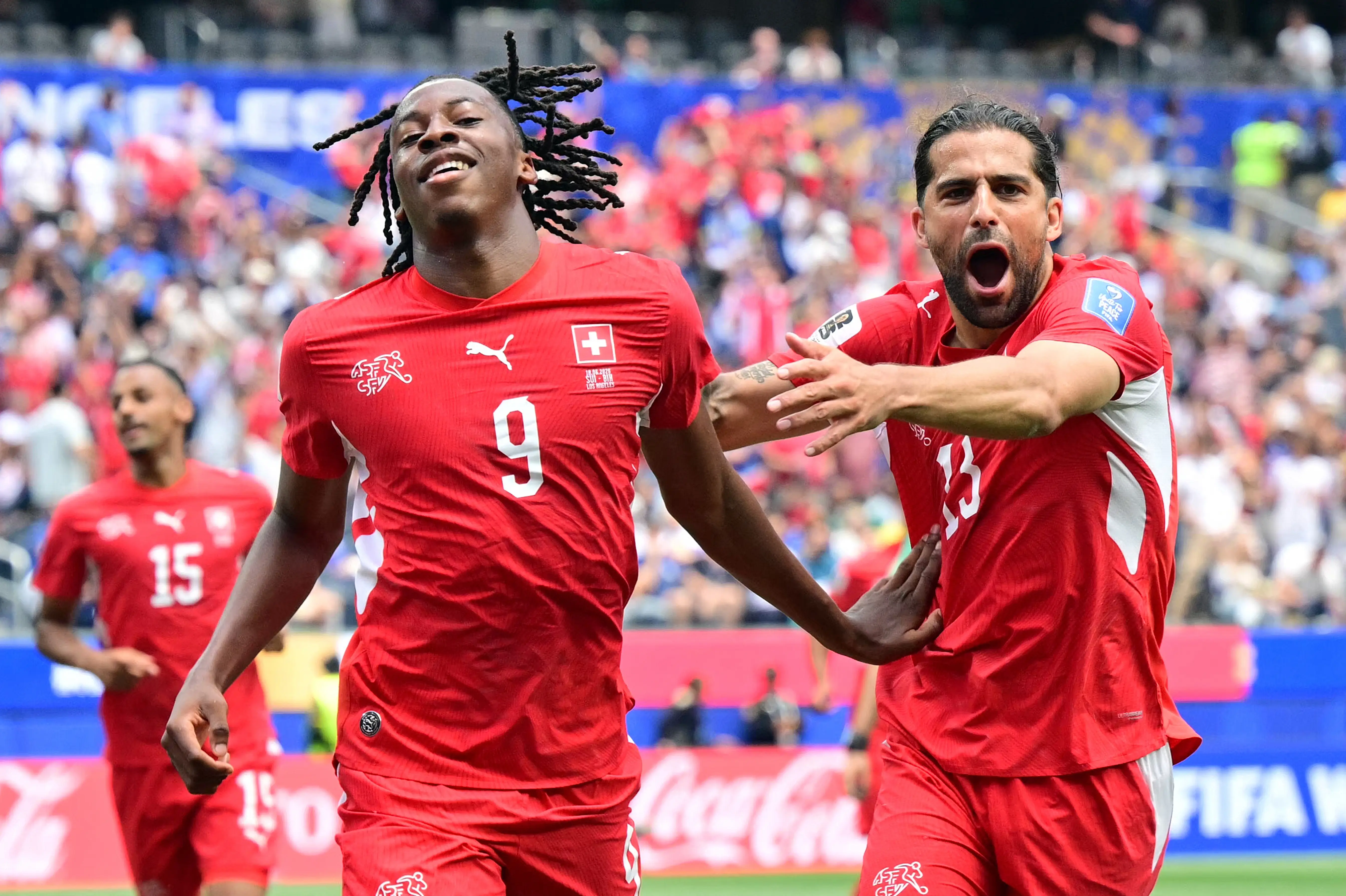 gol 3 suiza mazambi celebra 2.jpg