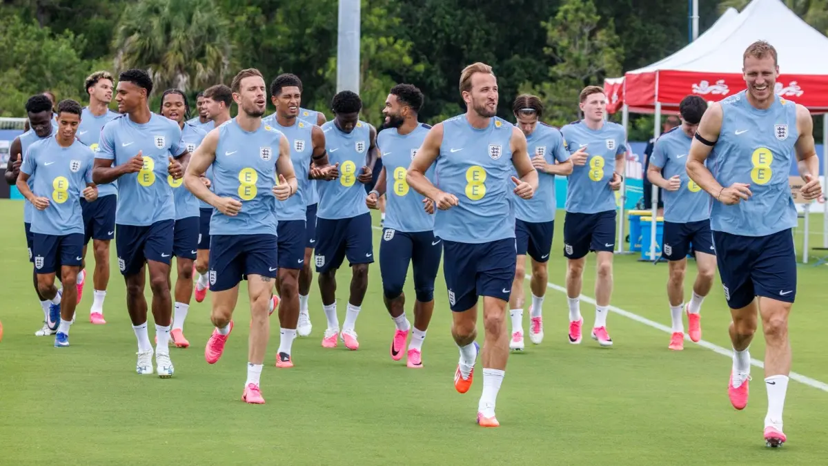 inglaterra entrena mundial jun26.jpg