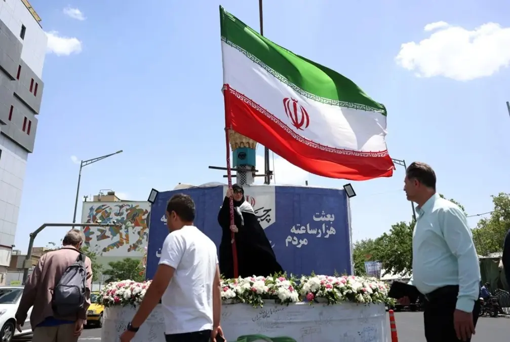 iran bandera foto efe.jpg
