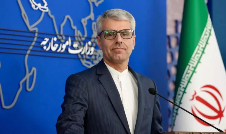 Washington y Teherán ratificaron su posición respecto al expediente nuclear durante una reunión cuadrilateral, aclarando que este asunto no forma parte de un proceso de negociación formal. Foto: Iran Press/Archivo.