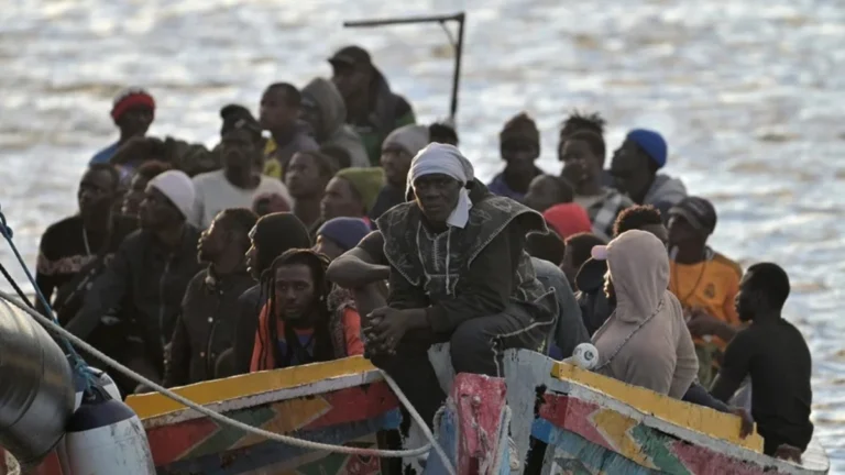 la ue cierra un acuerdo provisional para crear centros de deportacion en terceros paises