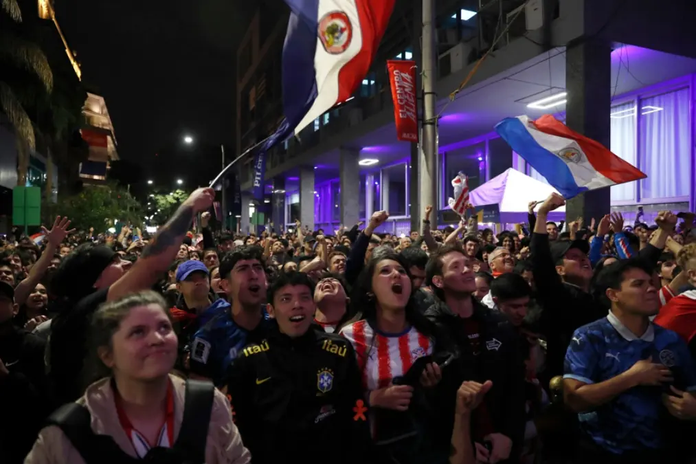 paraguay festejos eliminacion alemania foto efe 1.jpg