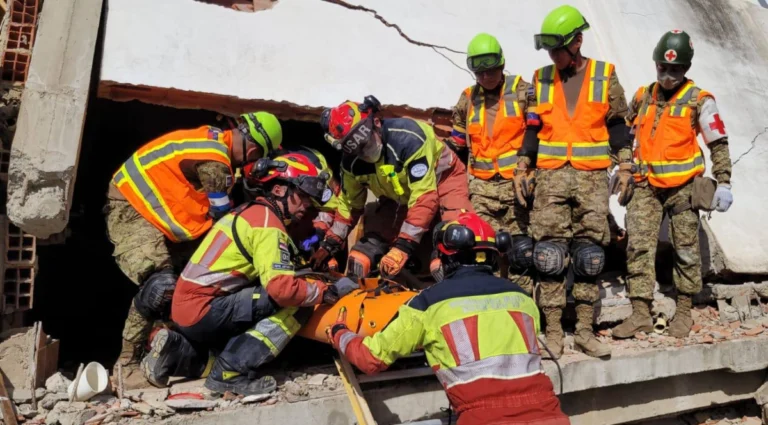 rescatistas salvamento 28jun26 laguaira