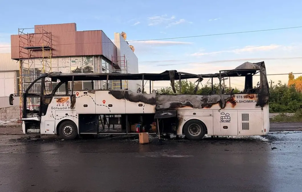 rusia bus civil impactado dron ucrania foto tass 1.jpg