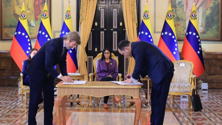 venezuela firma memorando pdvsa y repsol