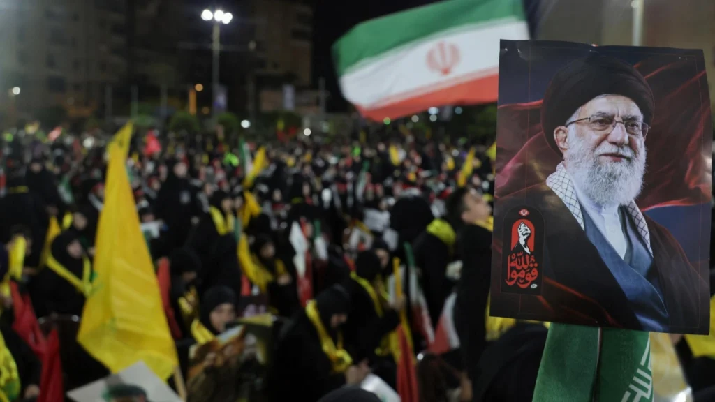 Multitudinario homenaje al mártir ayatolá Jamenei en ciudad iraquí de Karbala 2 beirut honras jamenei jul26 1