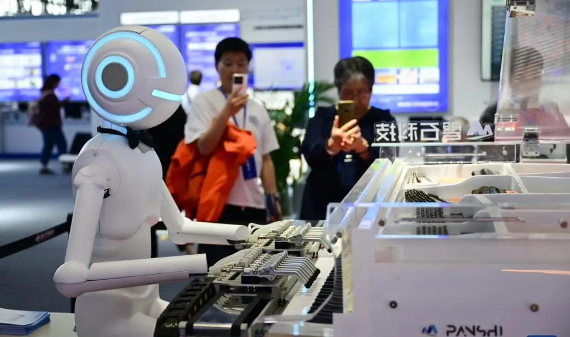 china ciencia innovacion robot piano foto xinhua 1.jpg