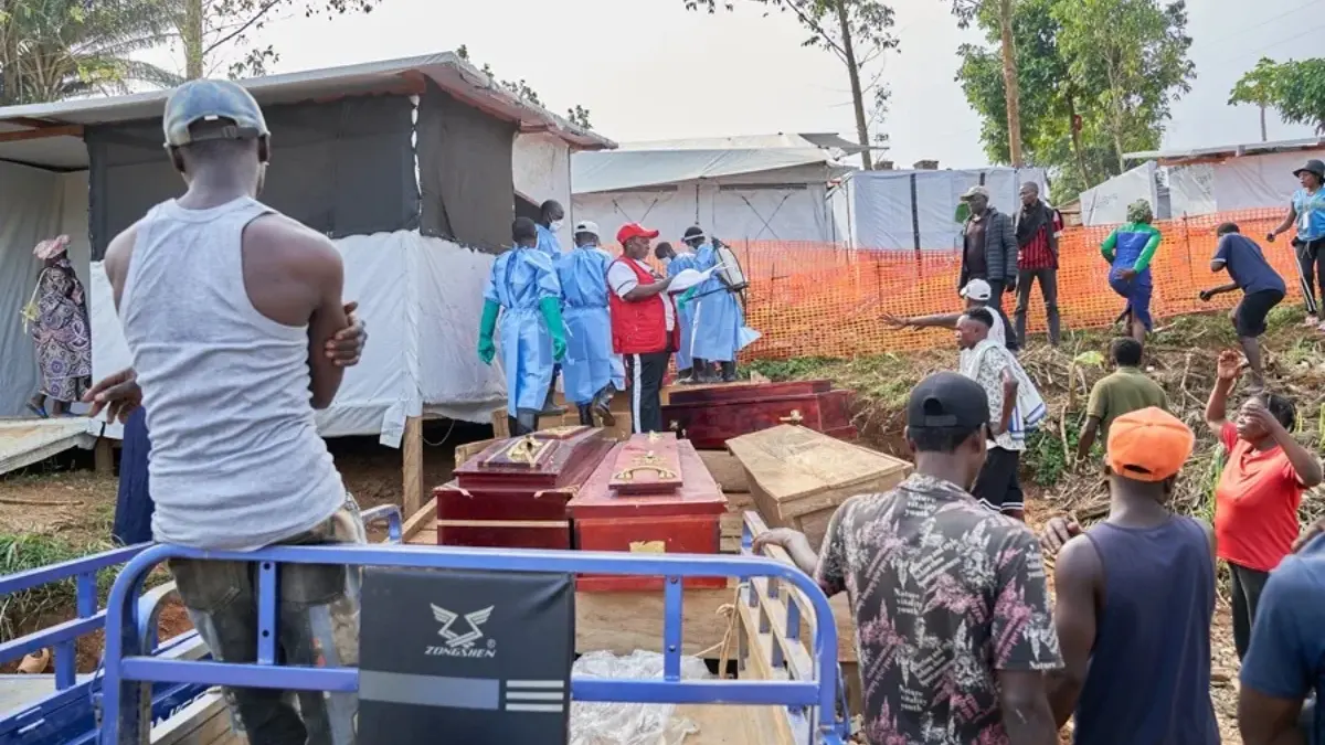 ebola aldea 1.jpg